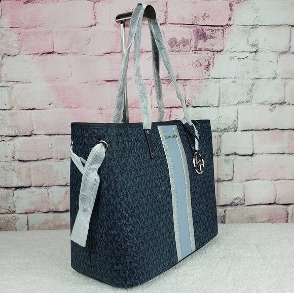 💕LAST ONE💕 Michael Kors Blue Jet Set Tote Set - Picture 3 of 7